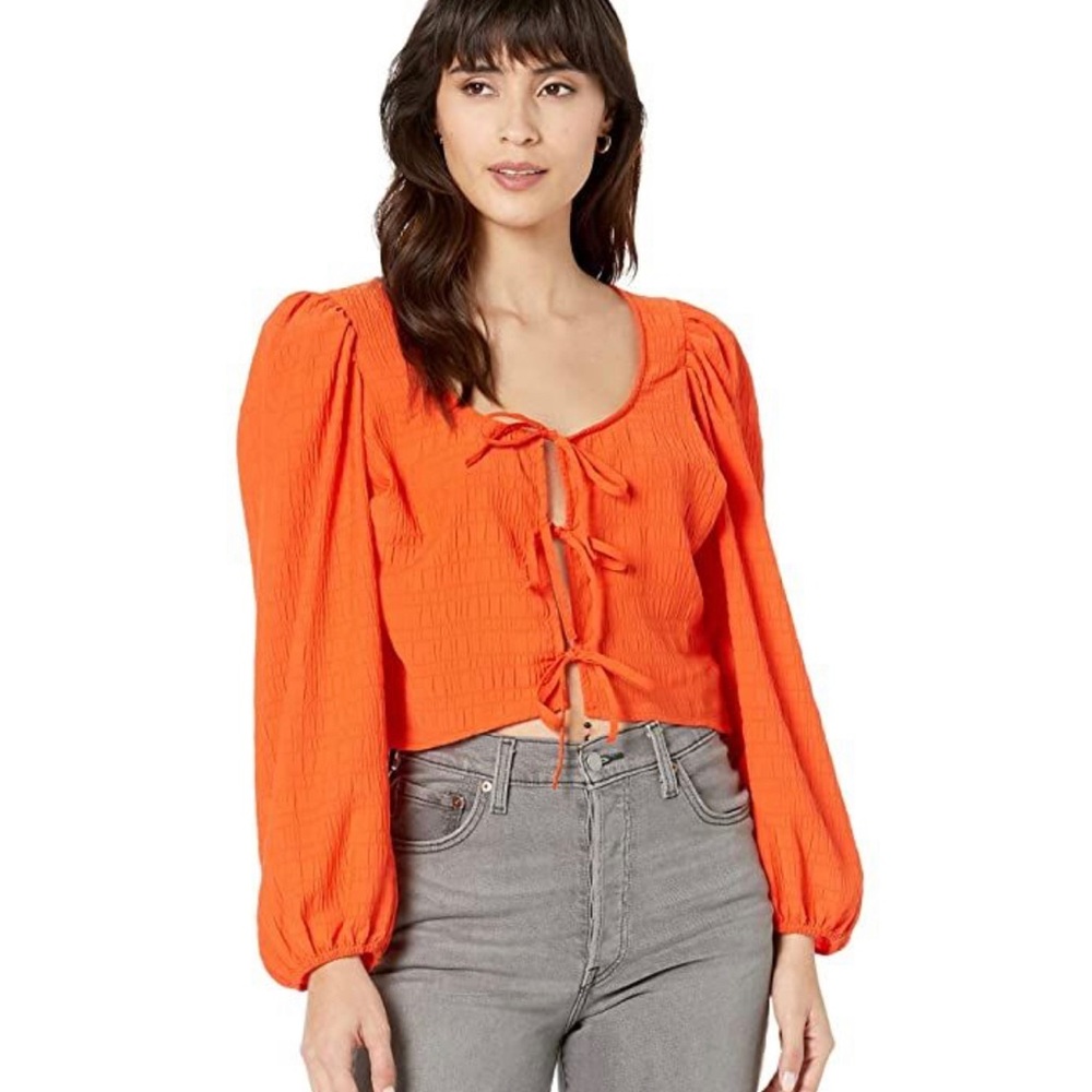 Levi’s Embry tie Blouse EUC